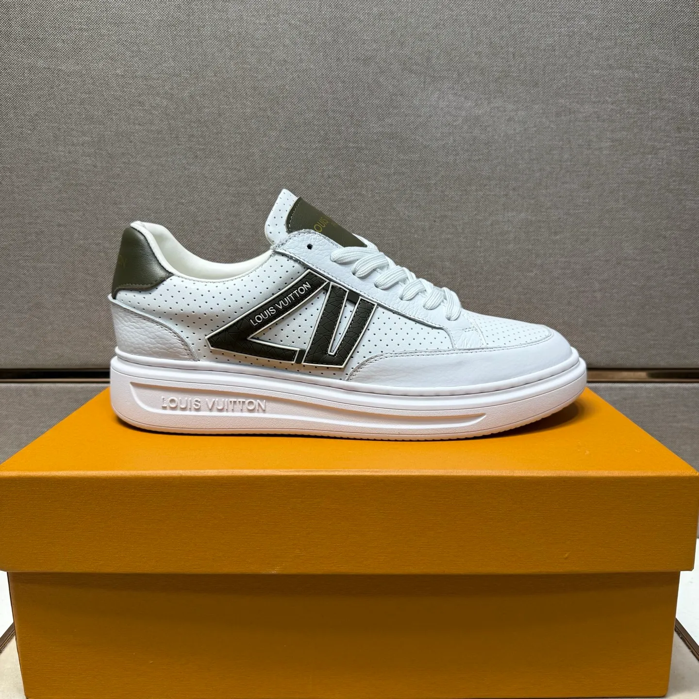 ⬛️Men's shoes 💰p420 [LV～] Men's casual shoes 2025z cabinet sales simultaneously 🔶Size: 38-44 #️⃣ 🔷6 colors🔜The upper is made of multi-material splicing ➕Genuine leather lining, comfortable and breathable, sole: original comfortable and wear-resistant outsole, ⚠️Real thing📱Photographed🎬The real thing is better📢📢📢